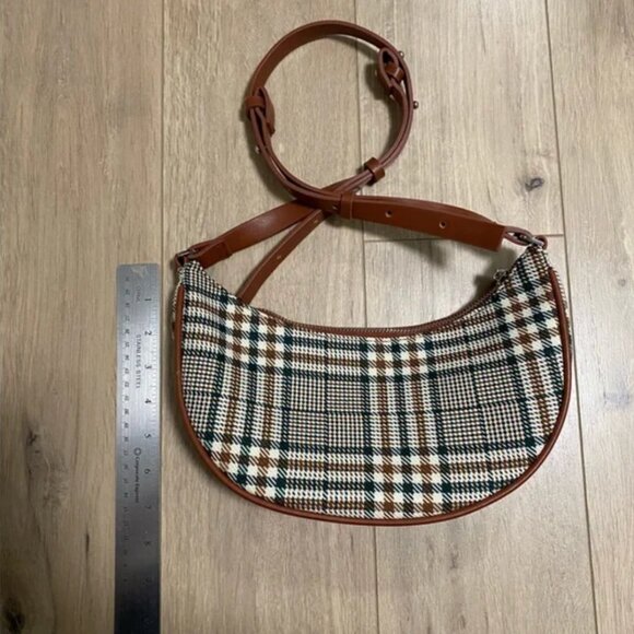 Parfois Printed Crescent Shoulder Bag - Picture 3 of 5